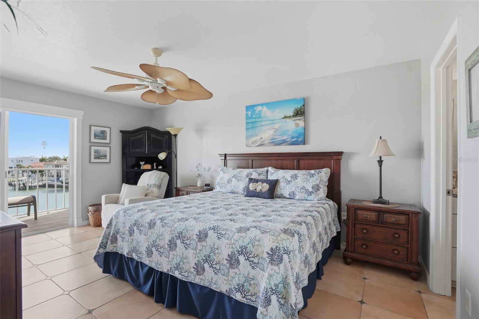 TIERRA I CONDO - Residential