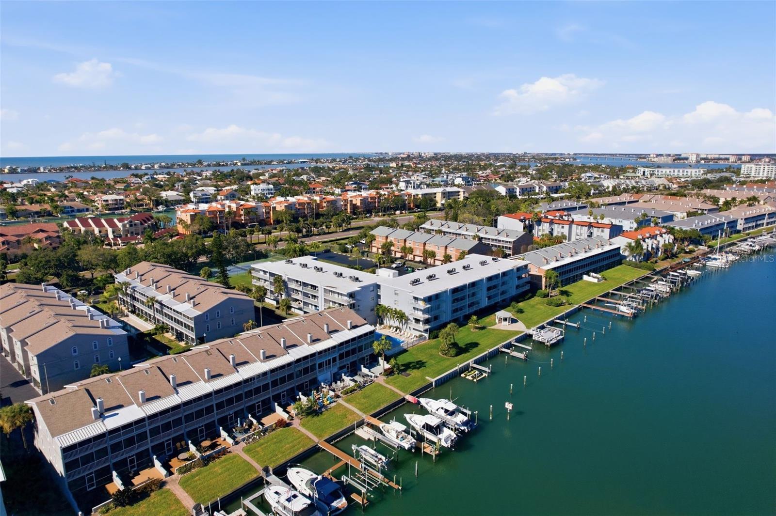 TIERRA I CONDO - Residential