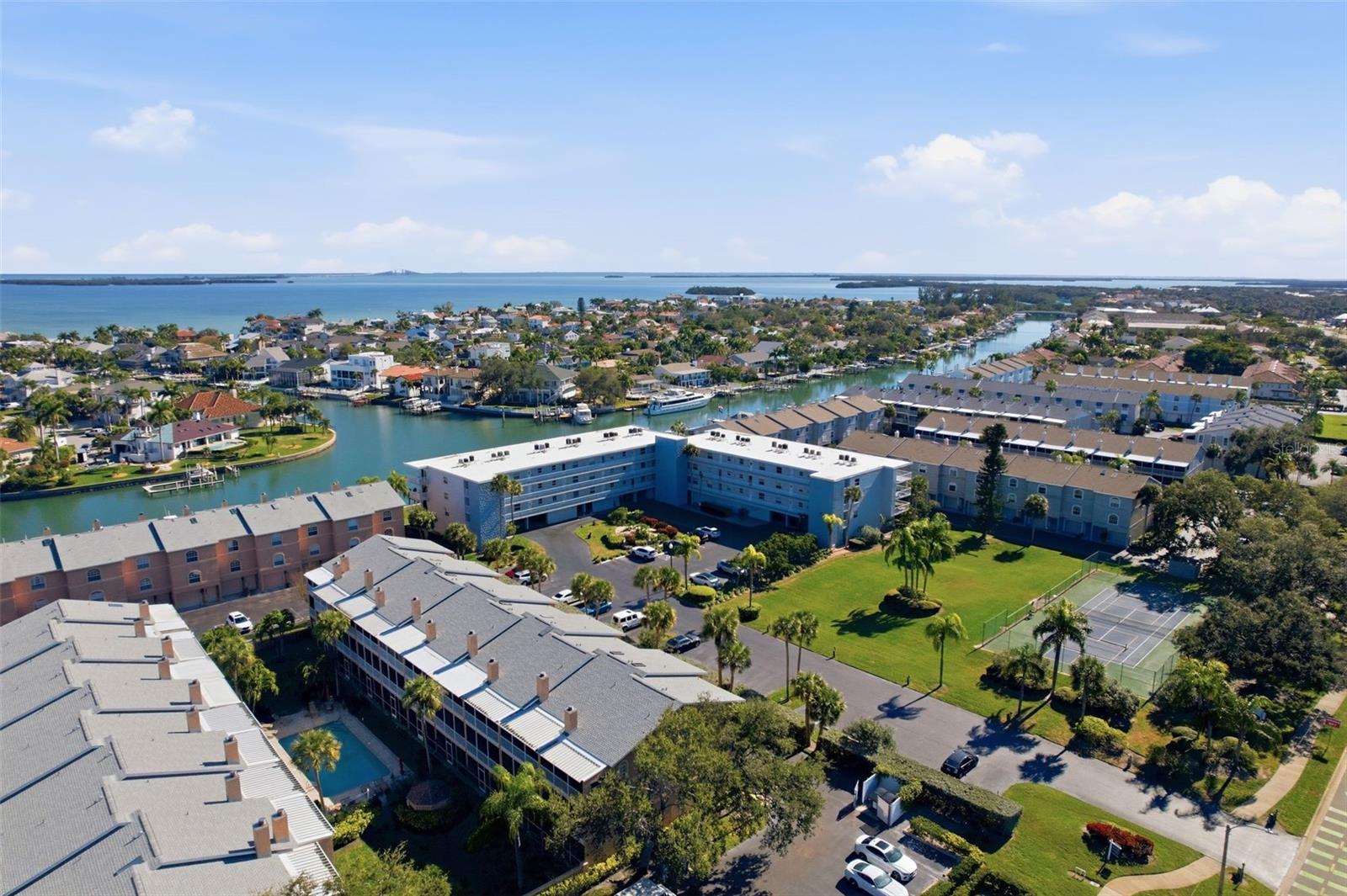 TIERRA I CONDO - Residential