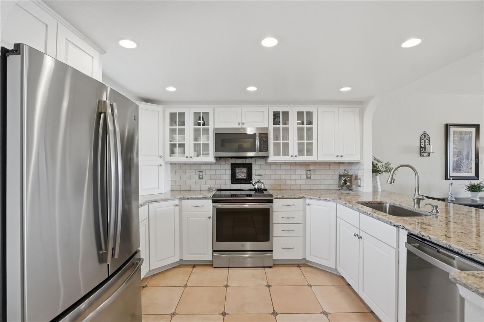 TIERRA I CONDO - Residential