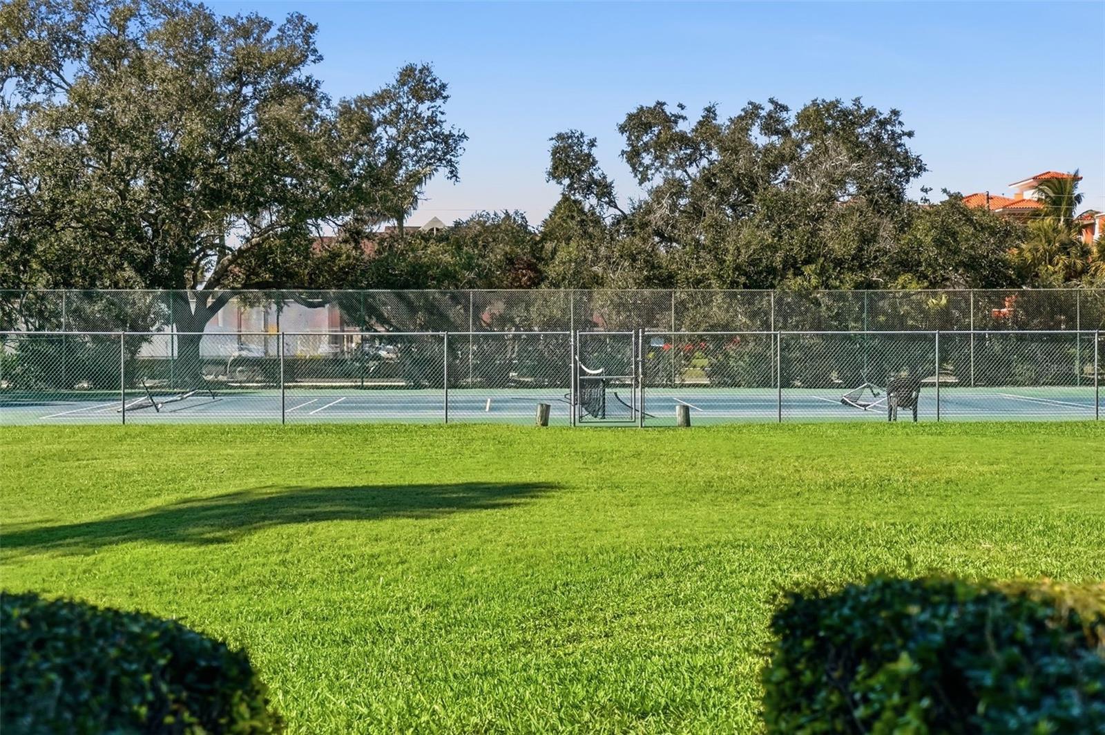 TIERRA I CONDO - Residential