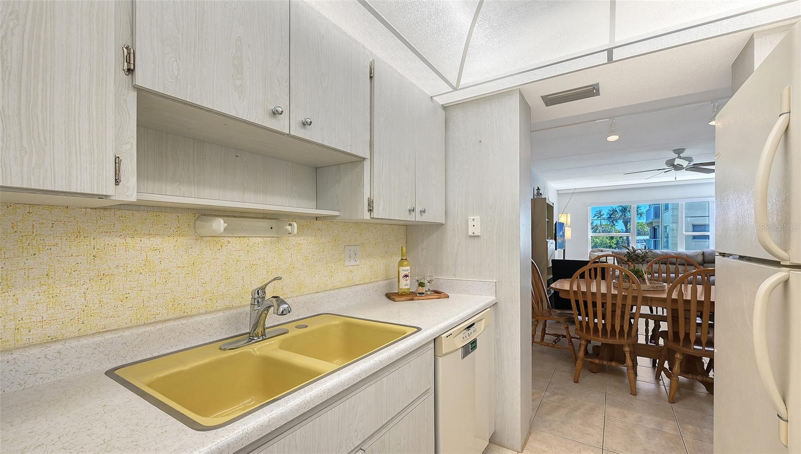 BEACH HARBOR CLUB - Residential