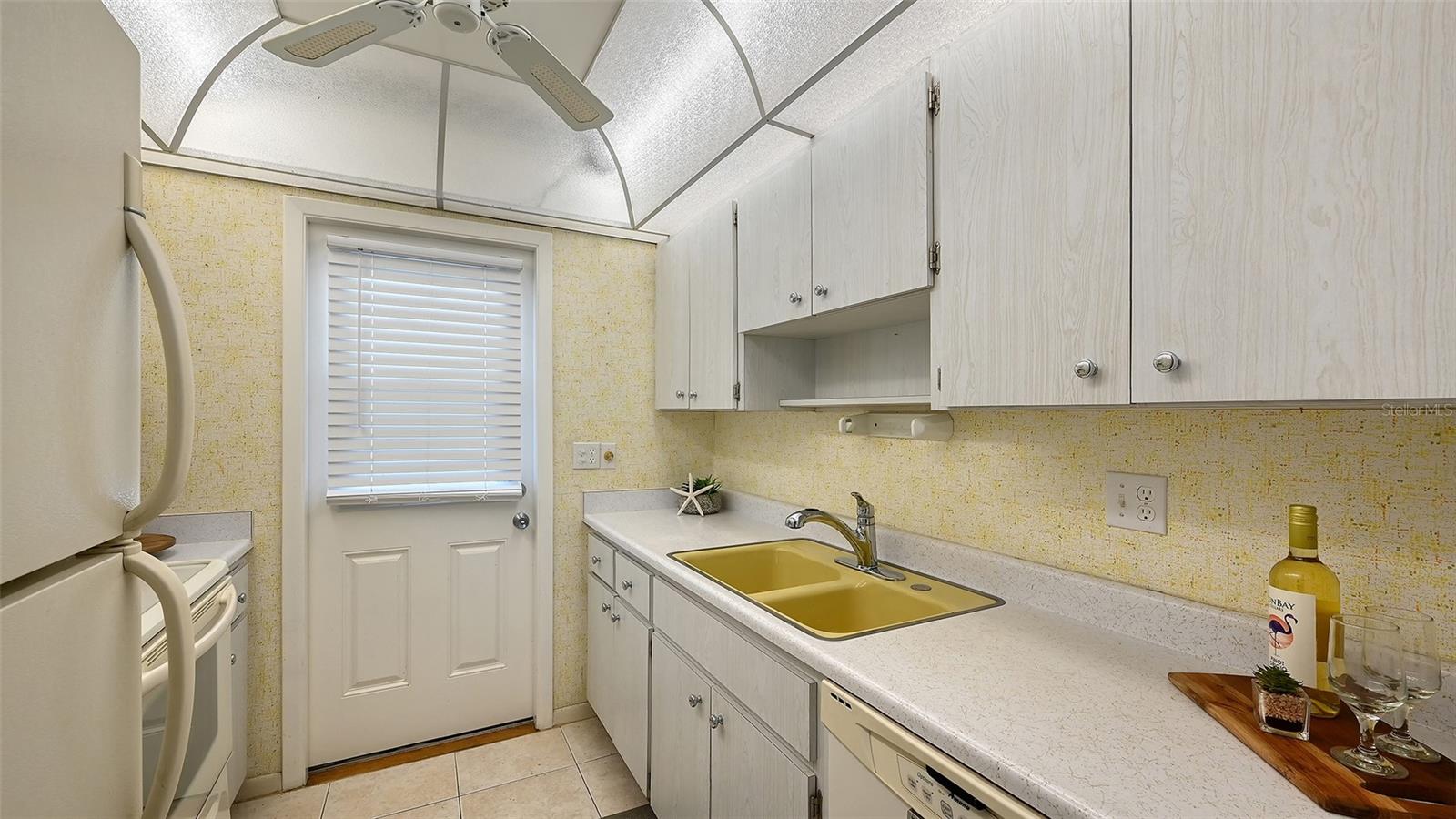 BEACH HARBOR CLUB - Residential