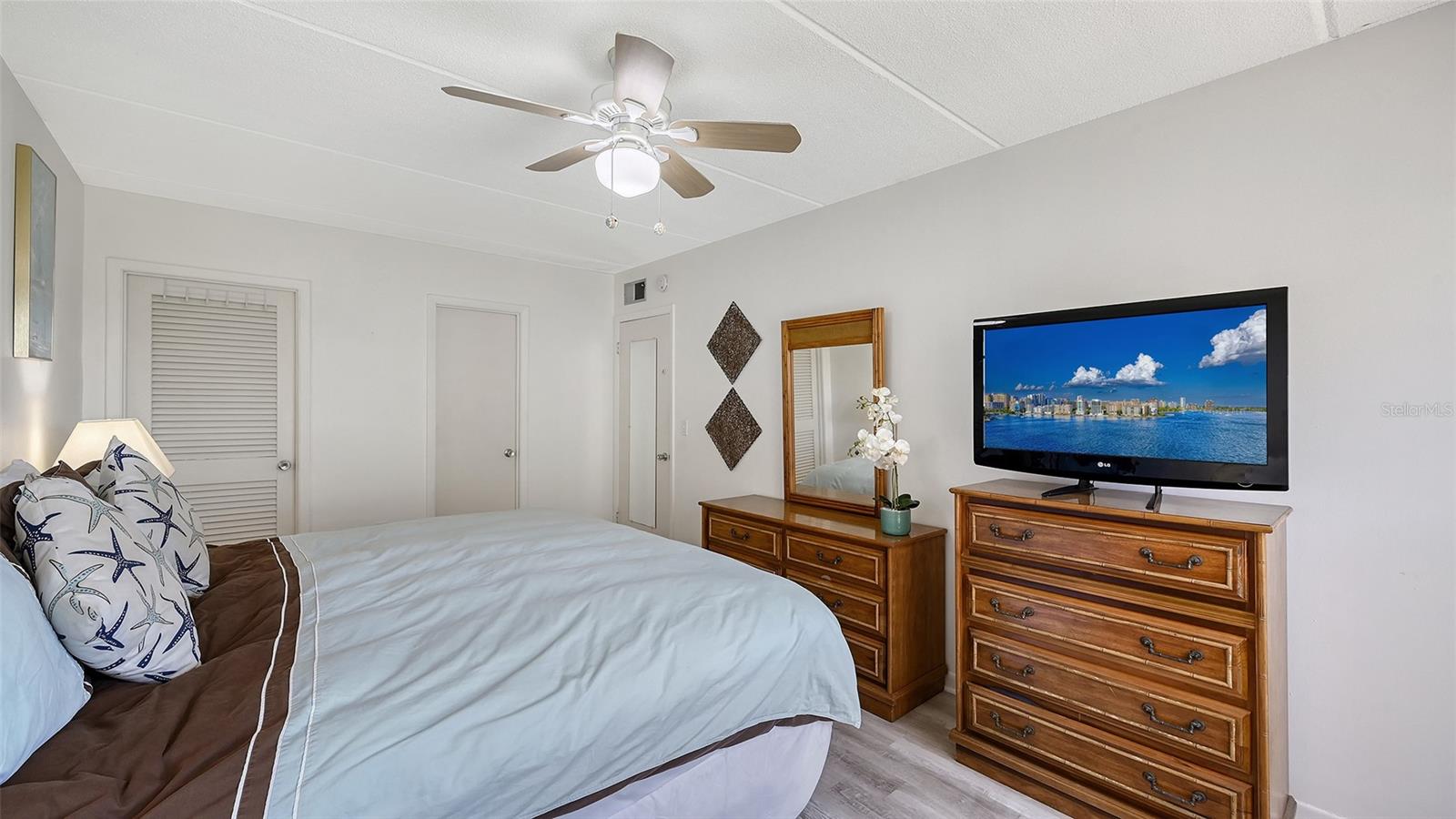 BEACH HARBOR CLUB - Residential