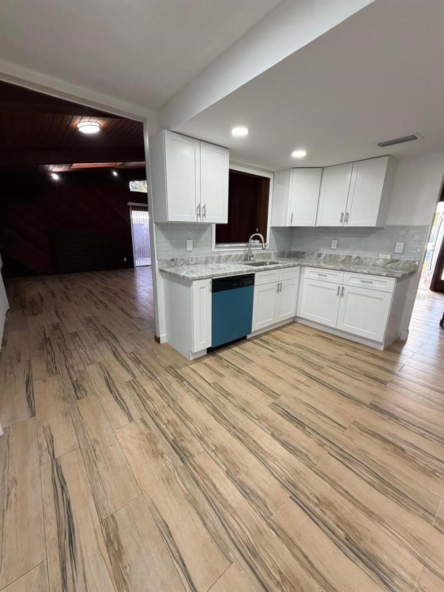 SPANISH OAKS - Residential Lease