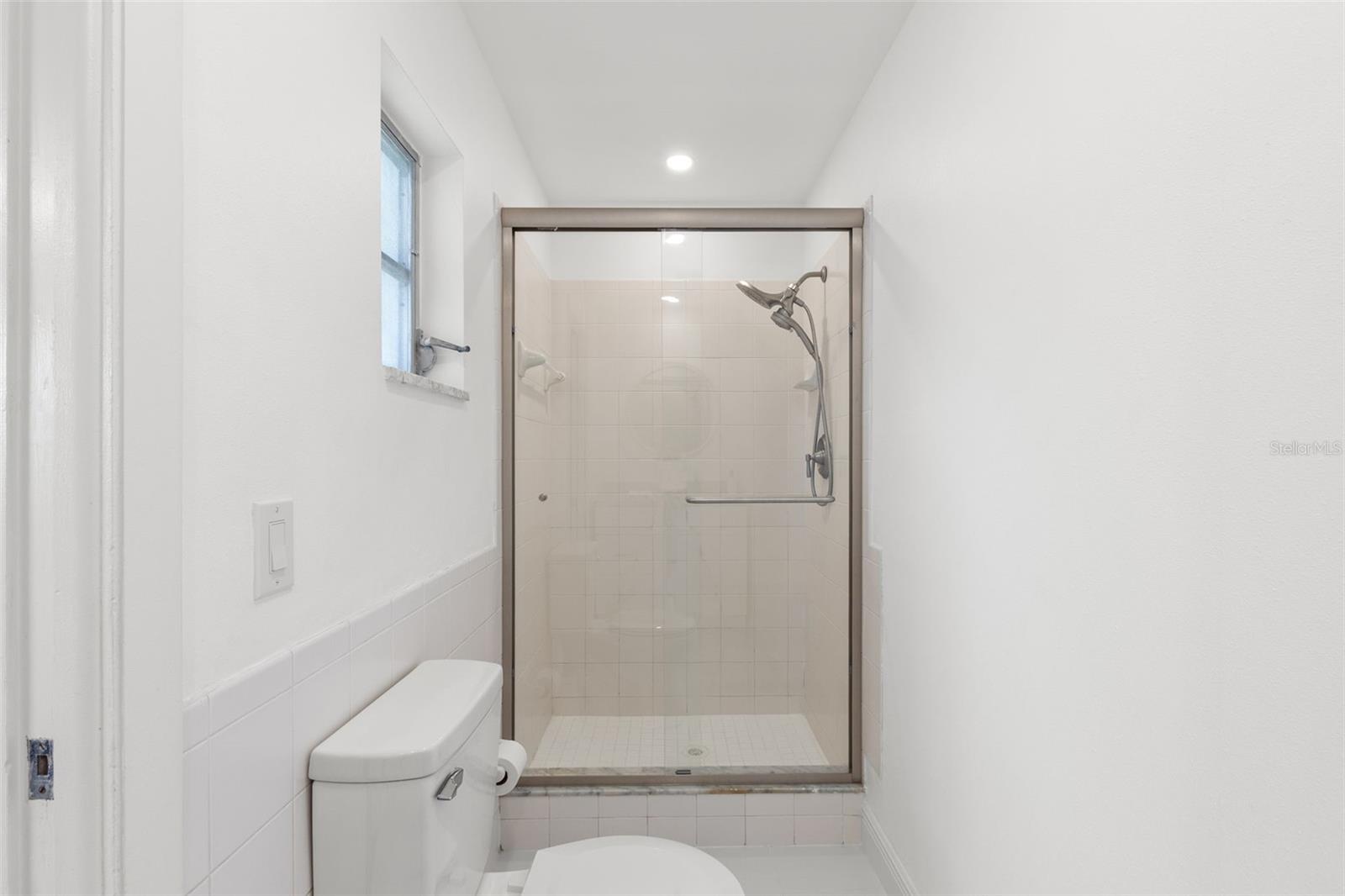 HARBOR HILLS - Residential Lease