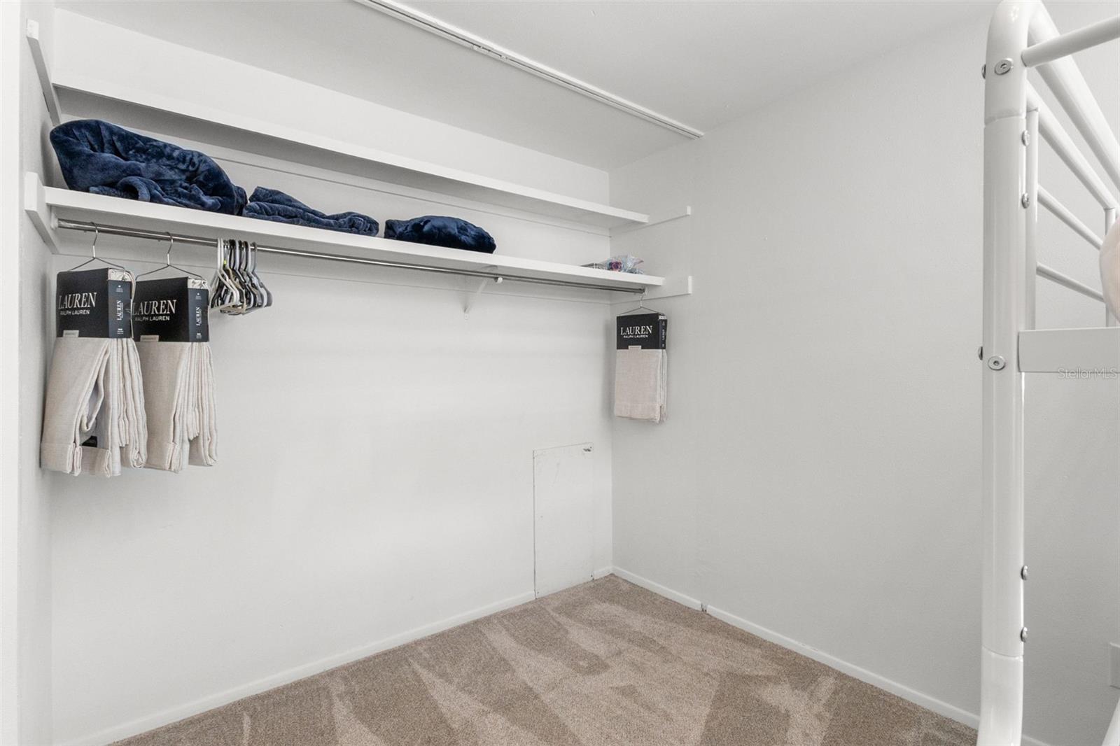 HARBOR HILLS - Residential Lease