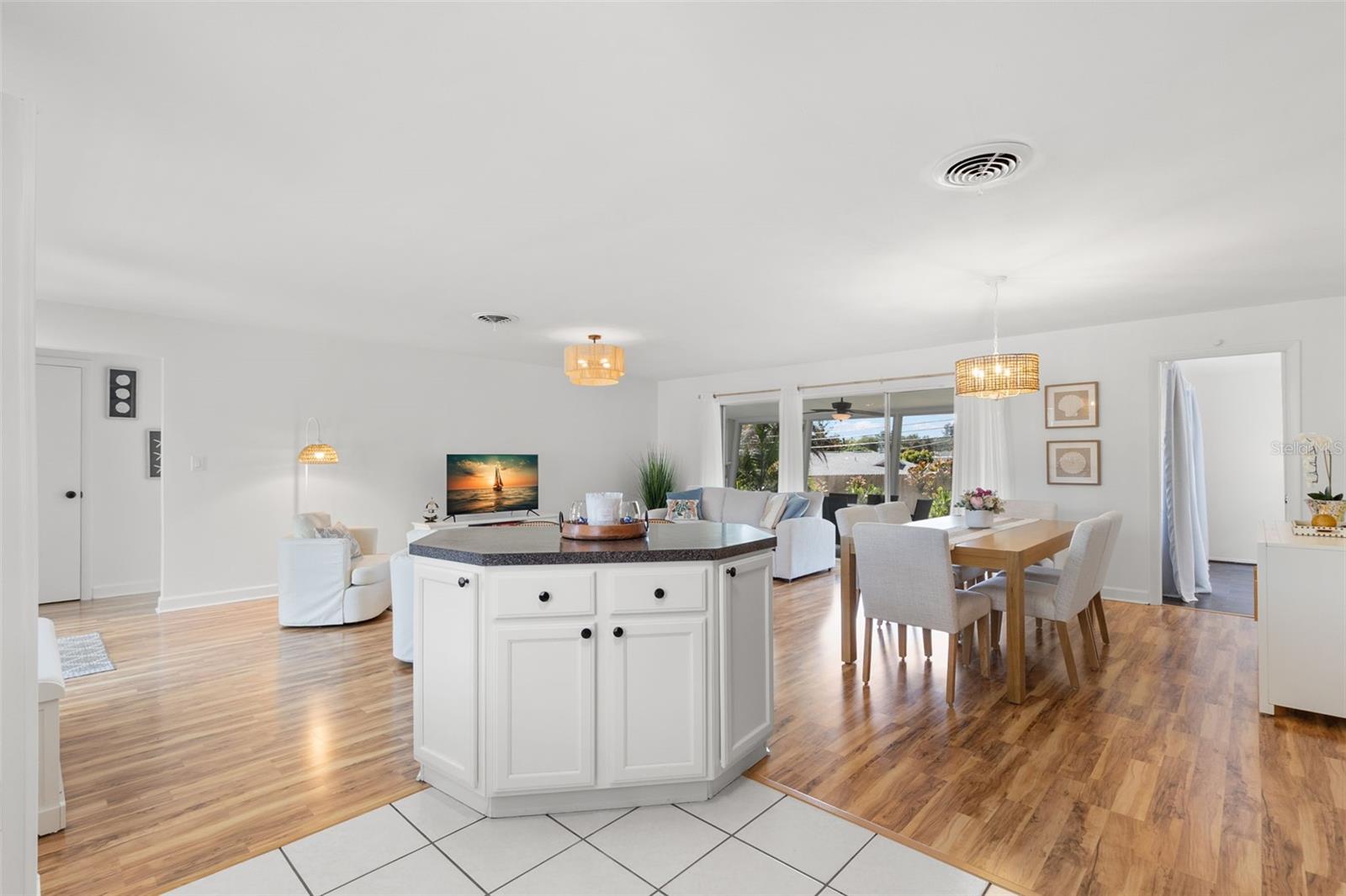 HARBOR HILLS - Residential Lease