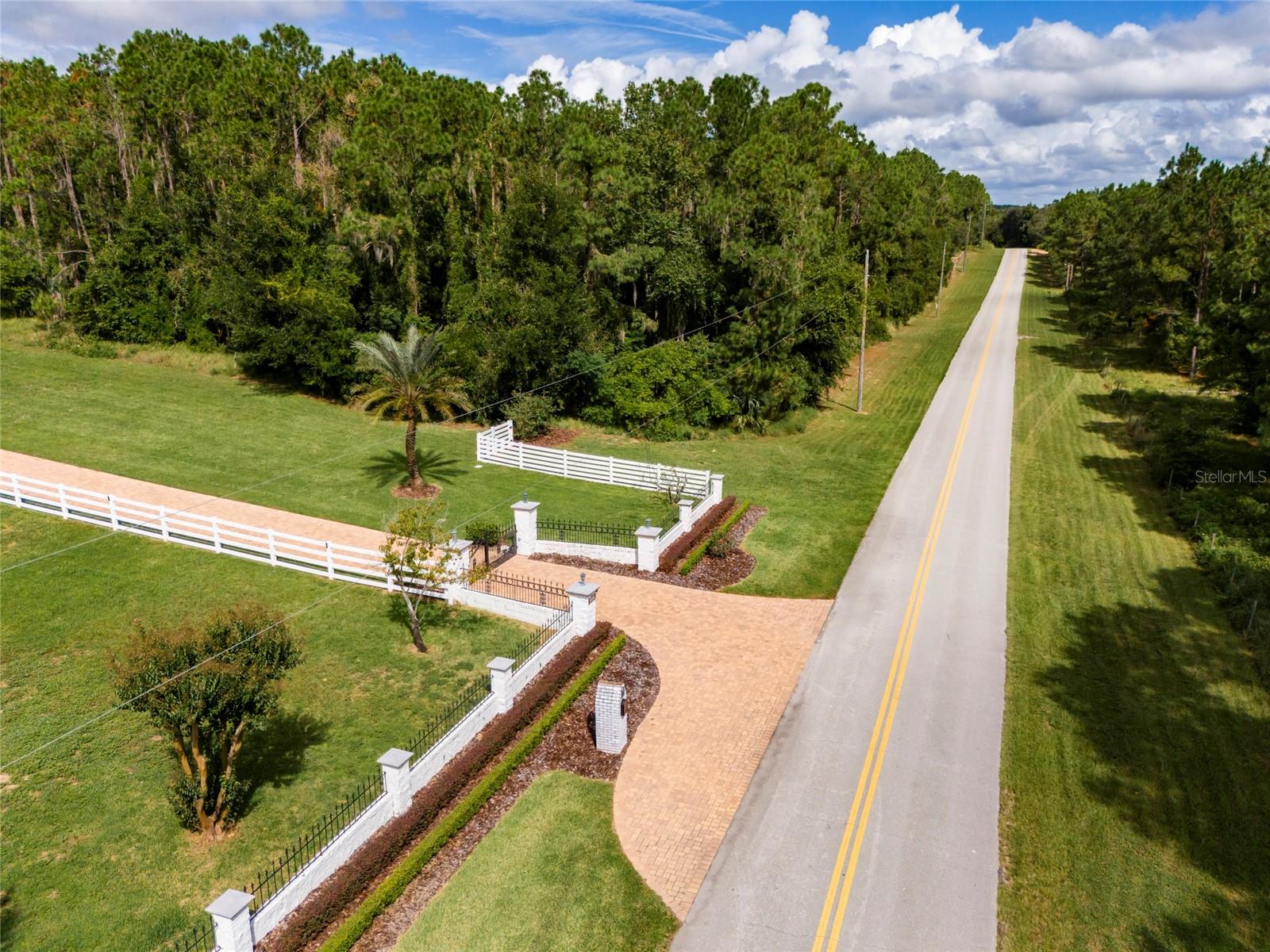 LAKE HARRIS HIGHLANDS SUB - Residential