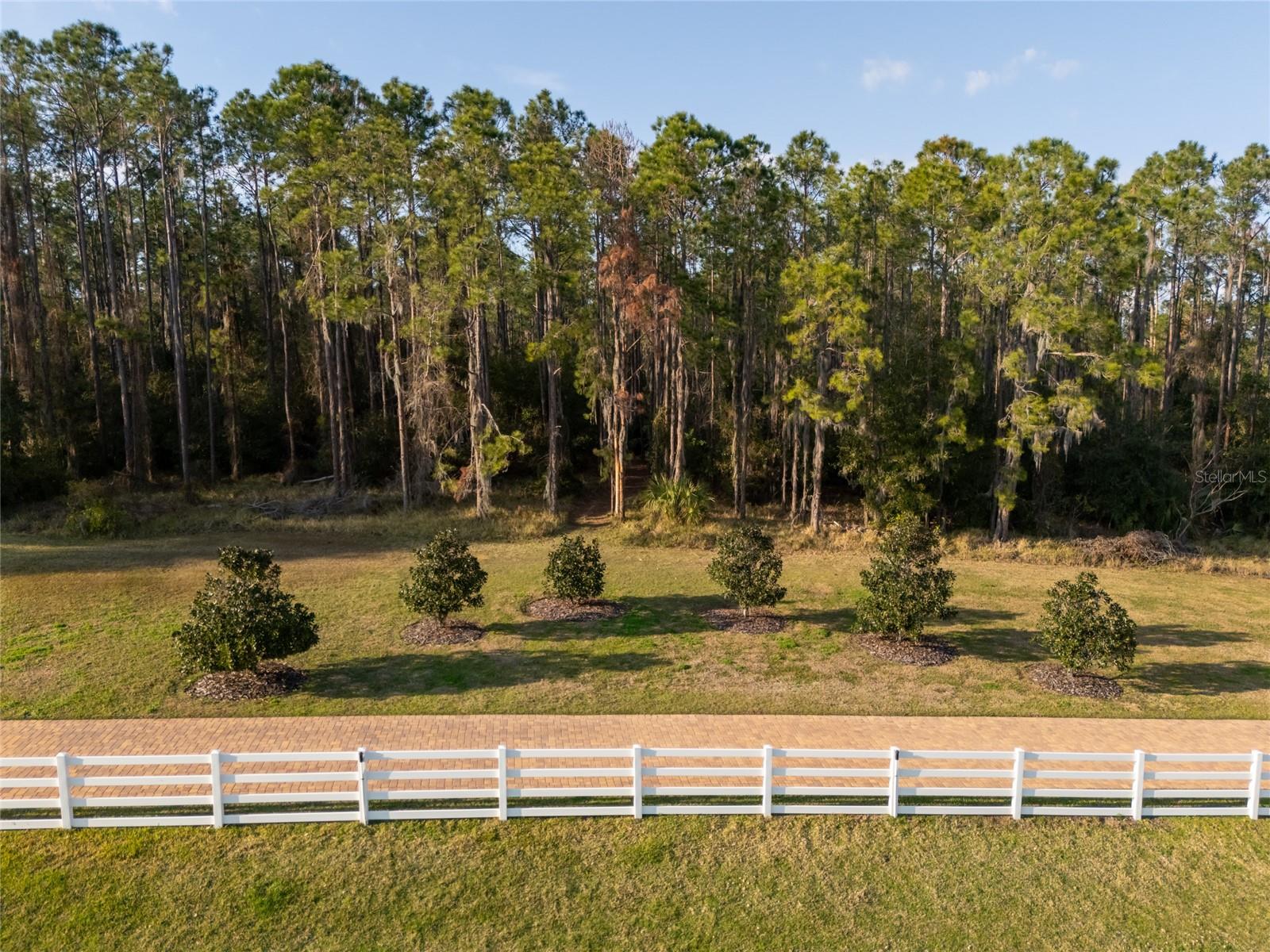 LAKE HARRIS HIGHLANDS SUB - Residential