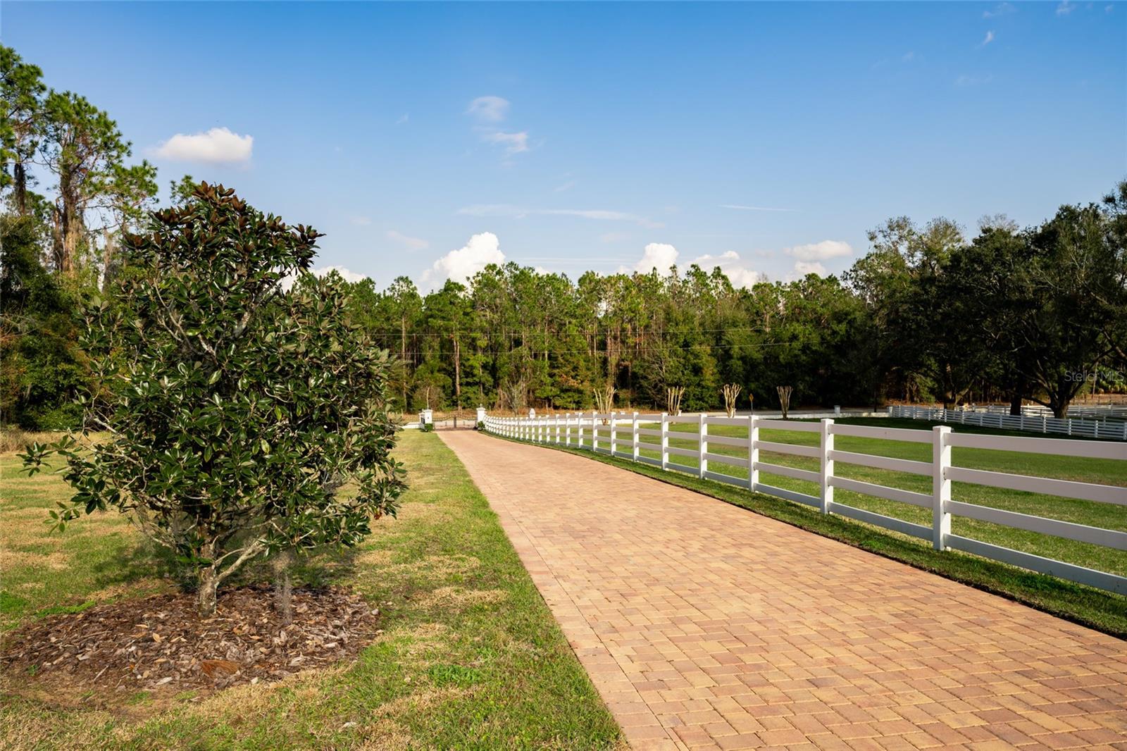 LAKE HARRIS HIGHLANDS SUB - Residential