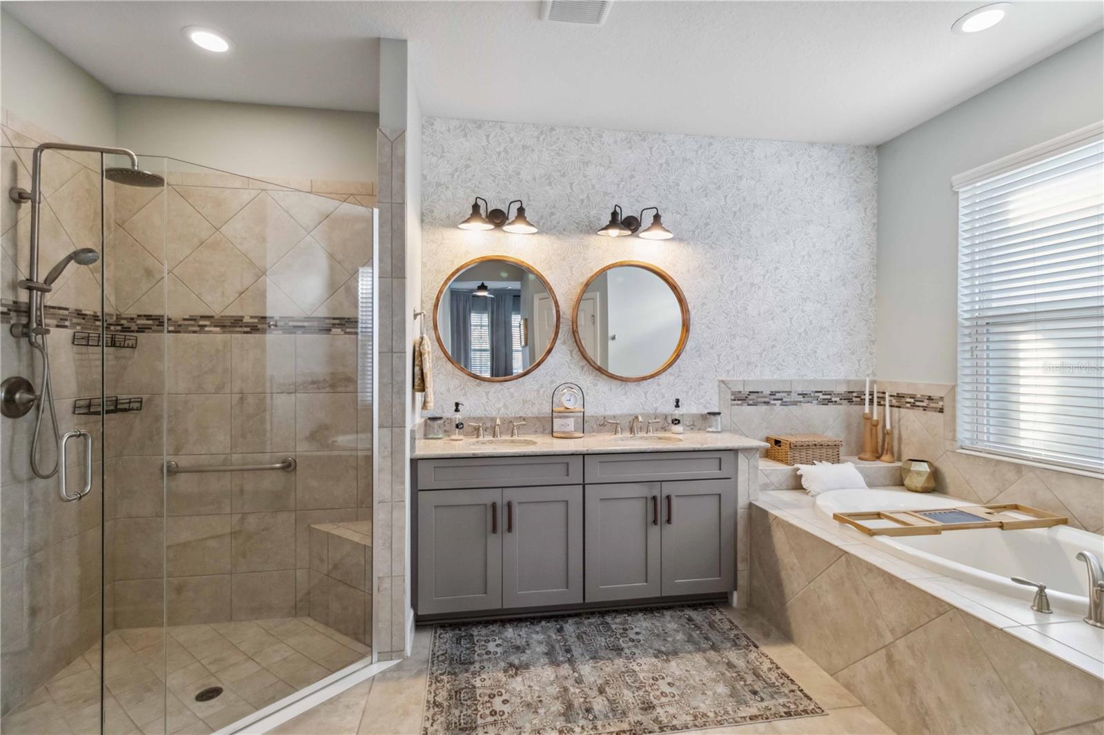 ARBOR LAKES ON PALMER RANCH - Residential