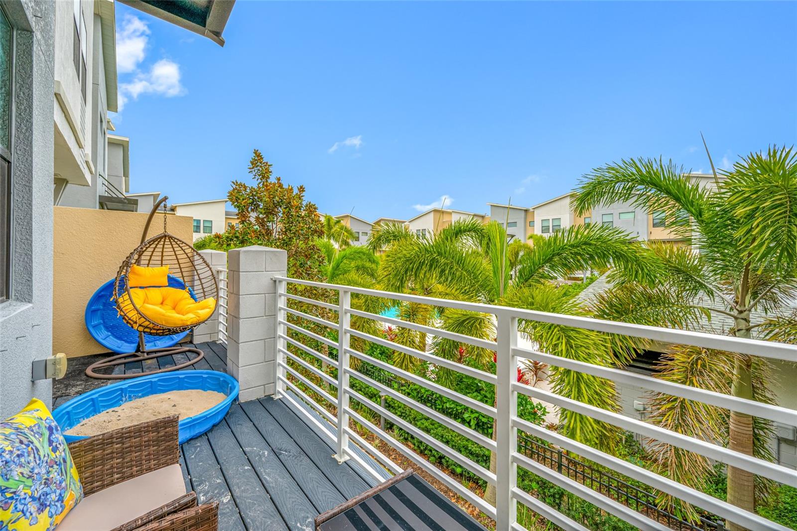 UPTOWN KENWOOD TOWNHOMES - Residential