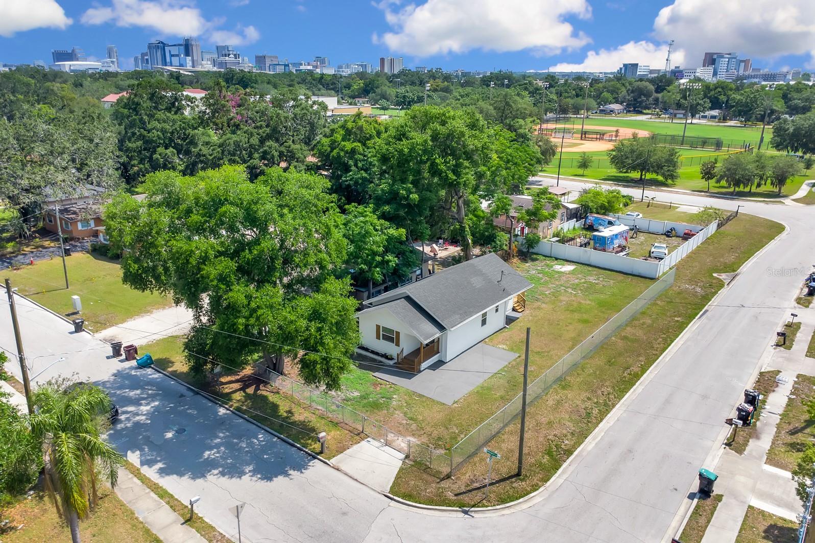 1521 NIEUPORT LANE