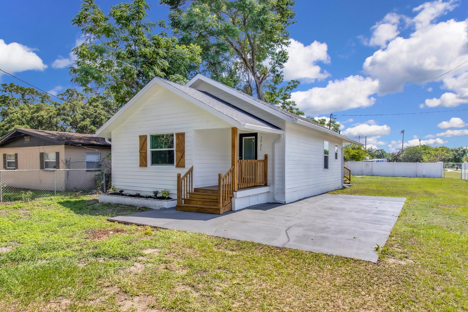 1521 NIEUPORT LANE