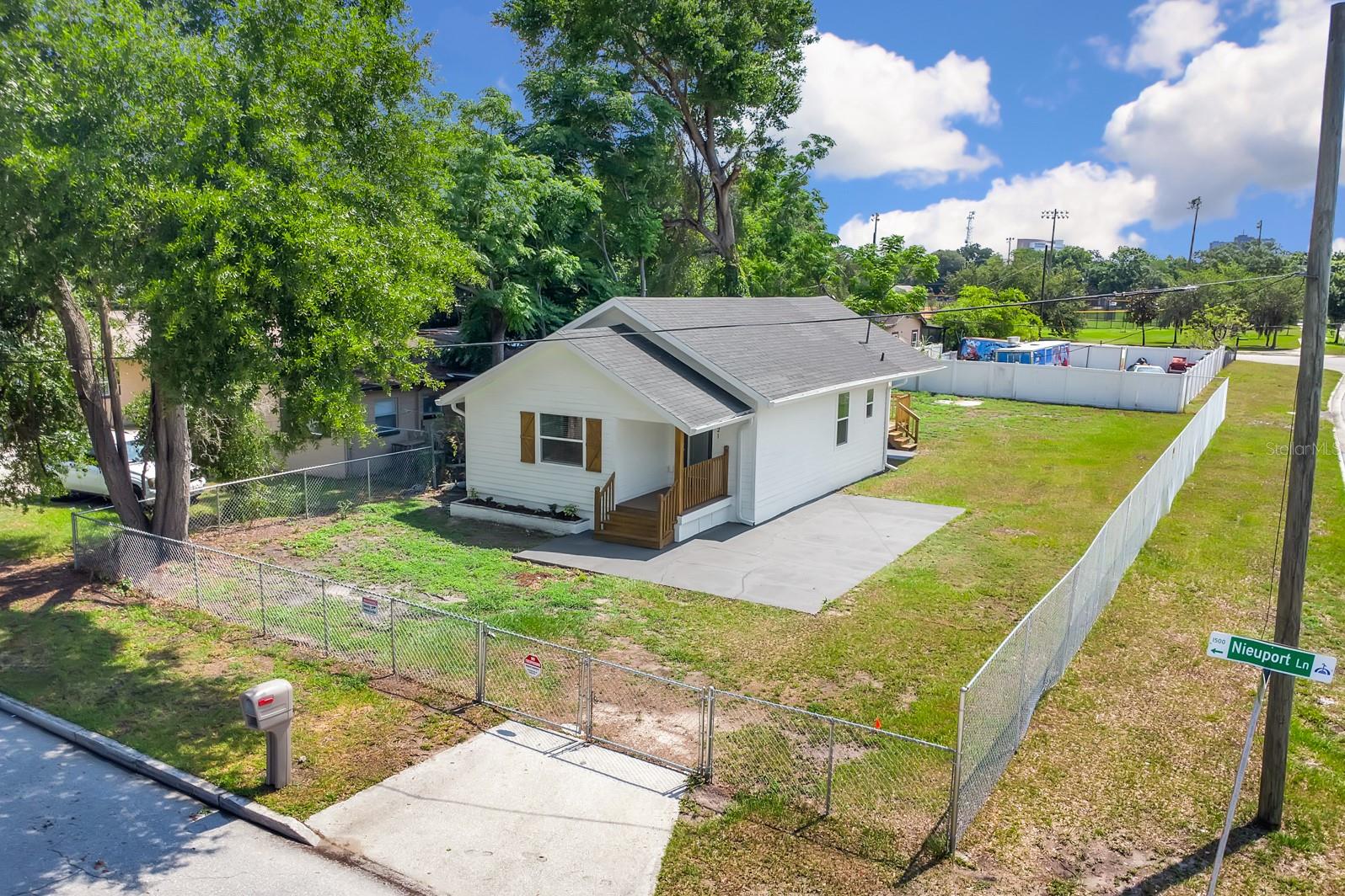 1521 NIEUPORT LANE