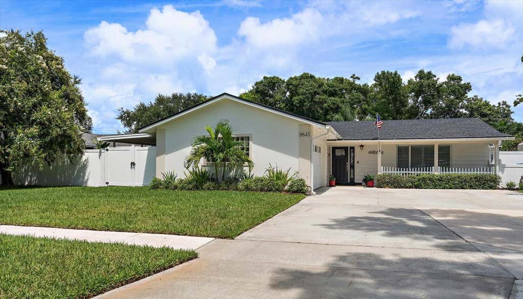 Photo of 8843 117th Street, Seminole, FL 33772 (MLS # TB8536469)
