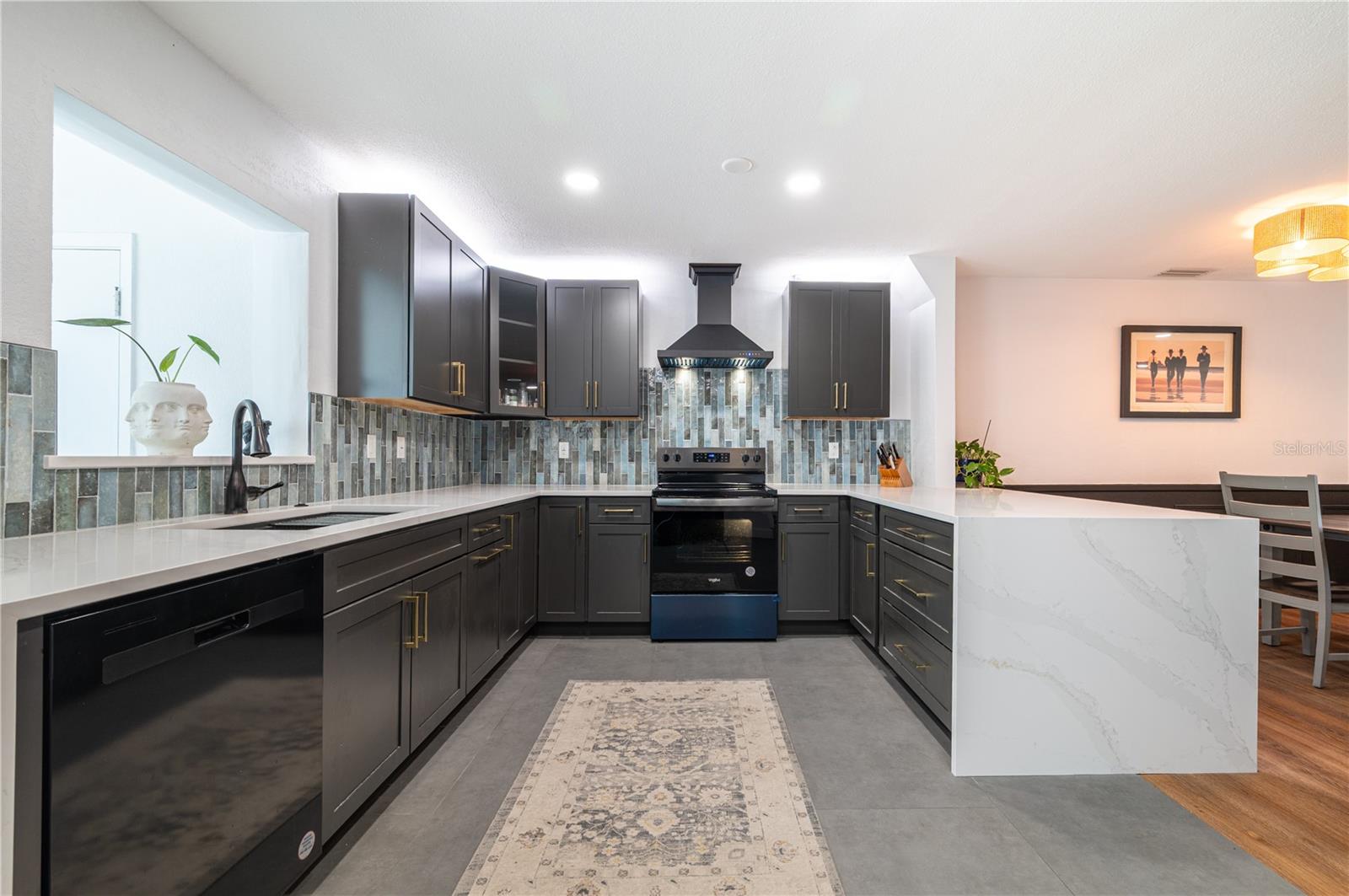 EDEN ISLE CONDO OF ST PETERSBURG - Residential Lease