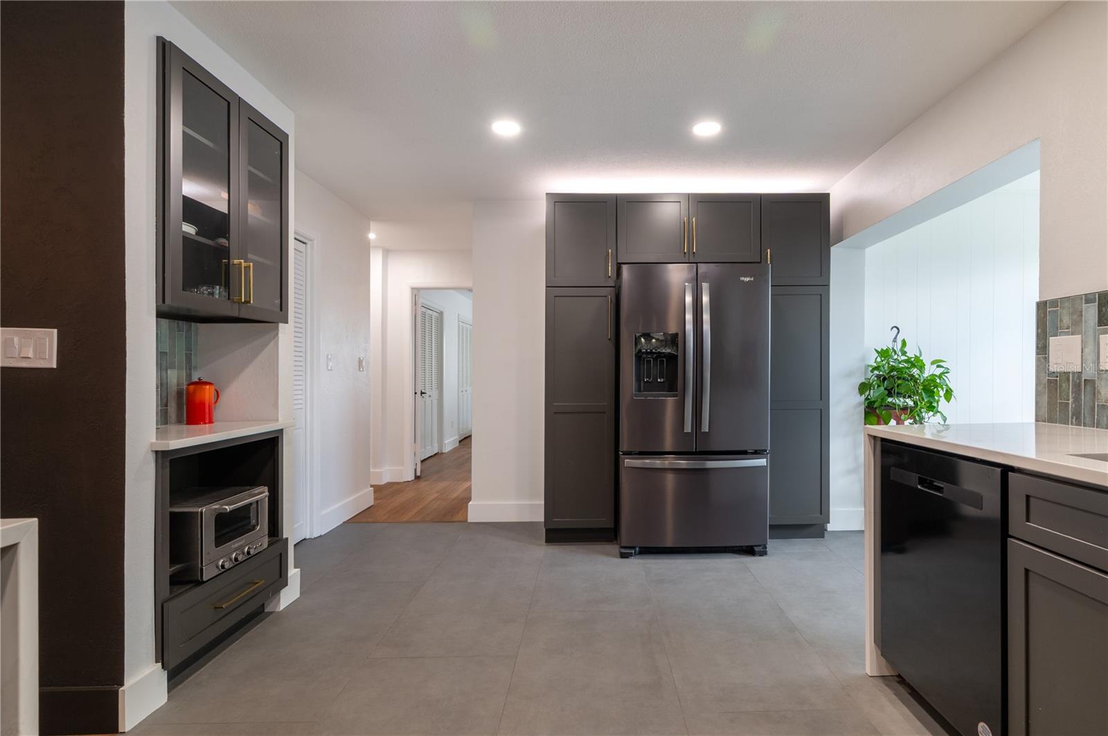 EDEN ISLE CONDO OF ST PETERSBURG - Residential Lease