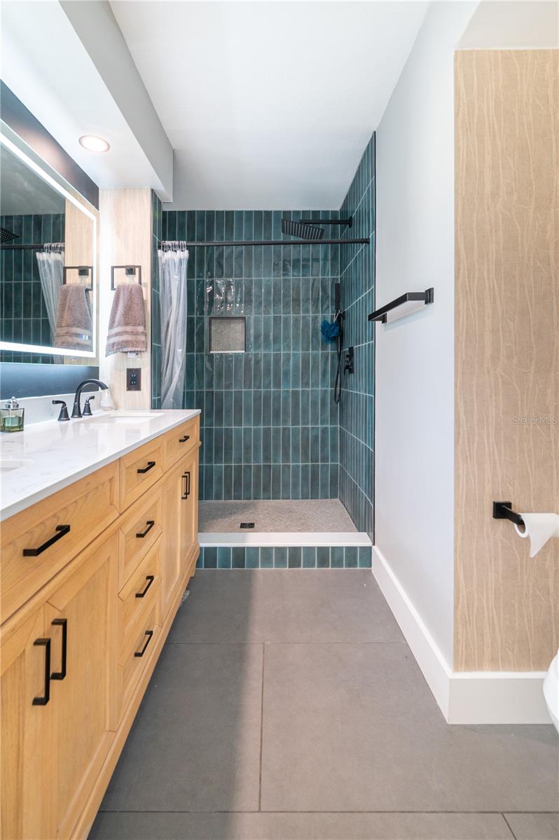 EDEN ISLE CONDO OF ST PETERSBURG - Residential Lease