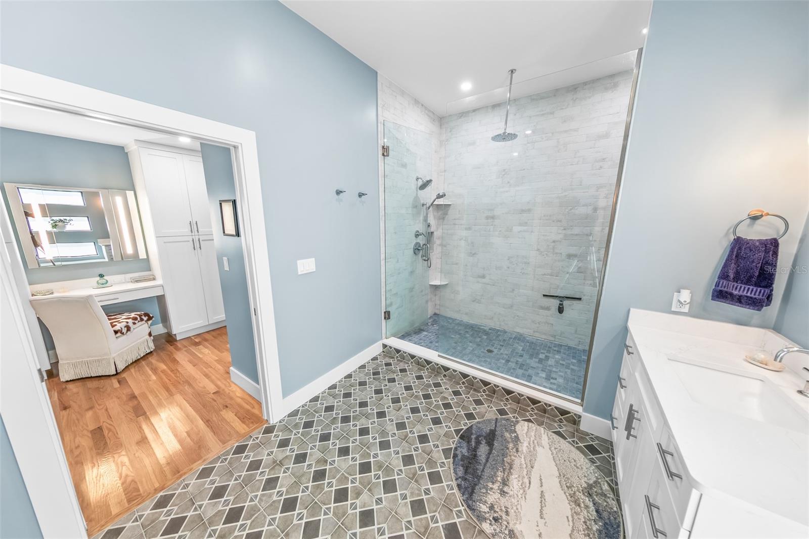 PLEASANT VIEW CIRCLE - Residential