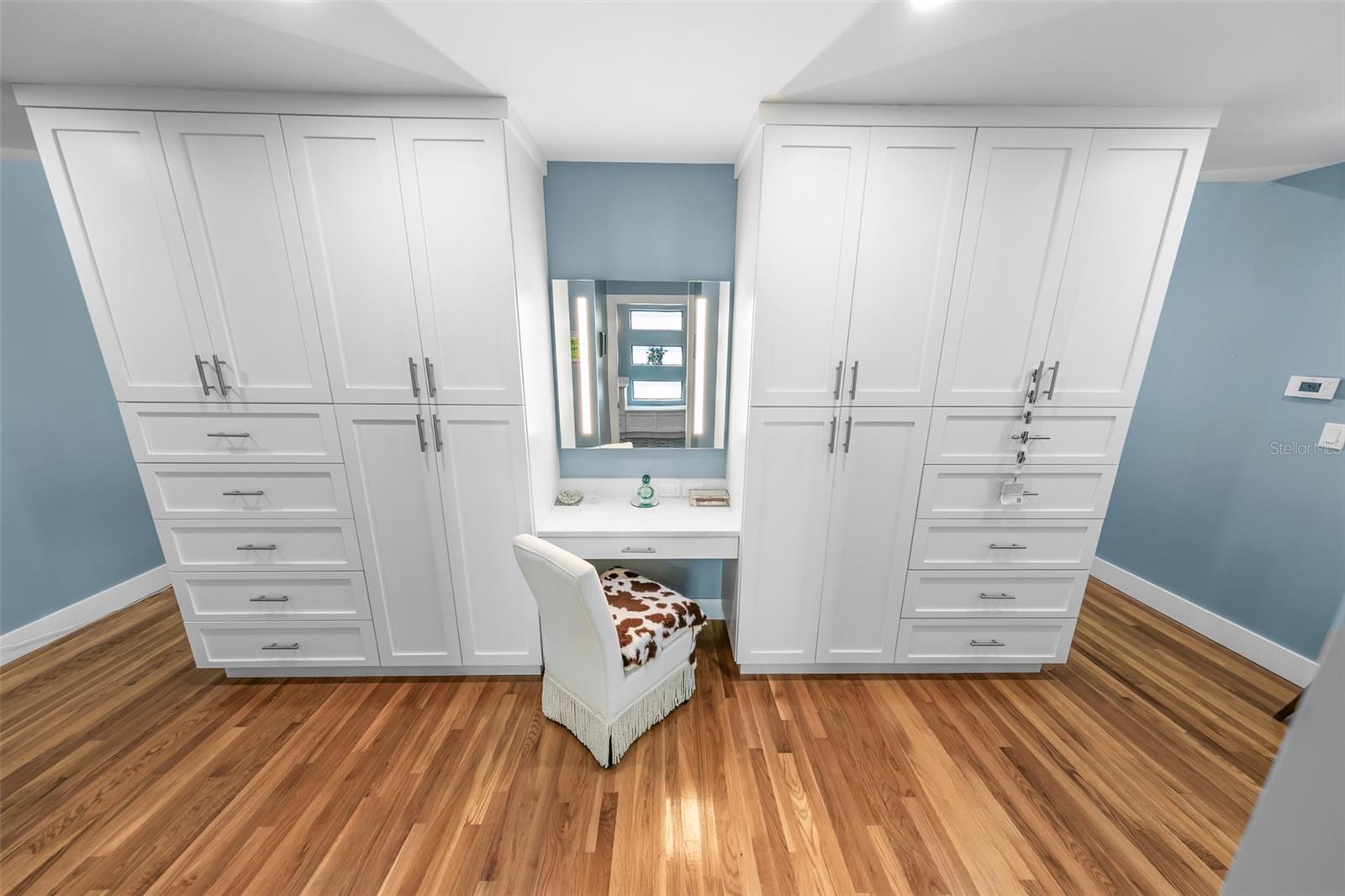 PLEASANT VIEW CIRCLE - Residential