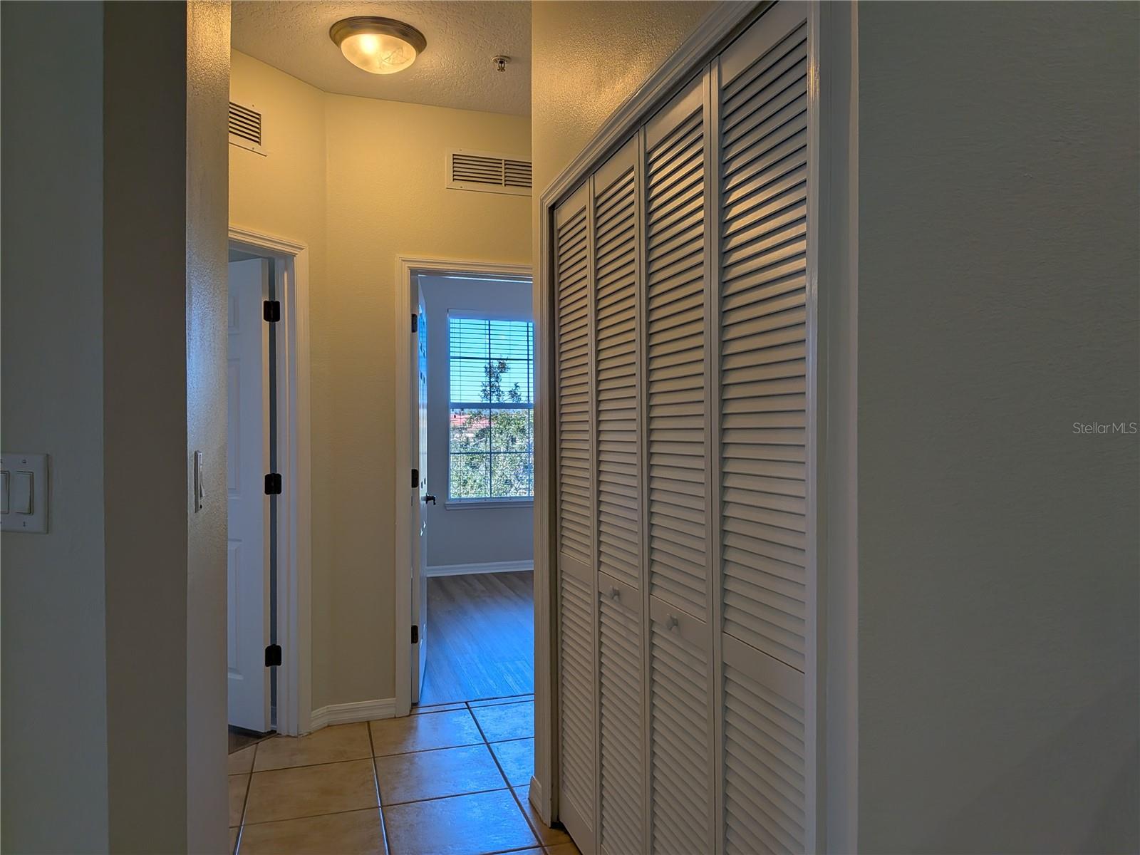 LAKESIDE/LKS/WINDERMERE - Residential Lease