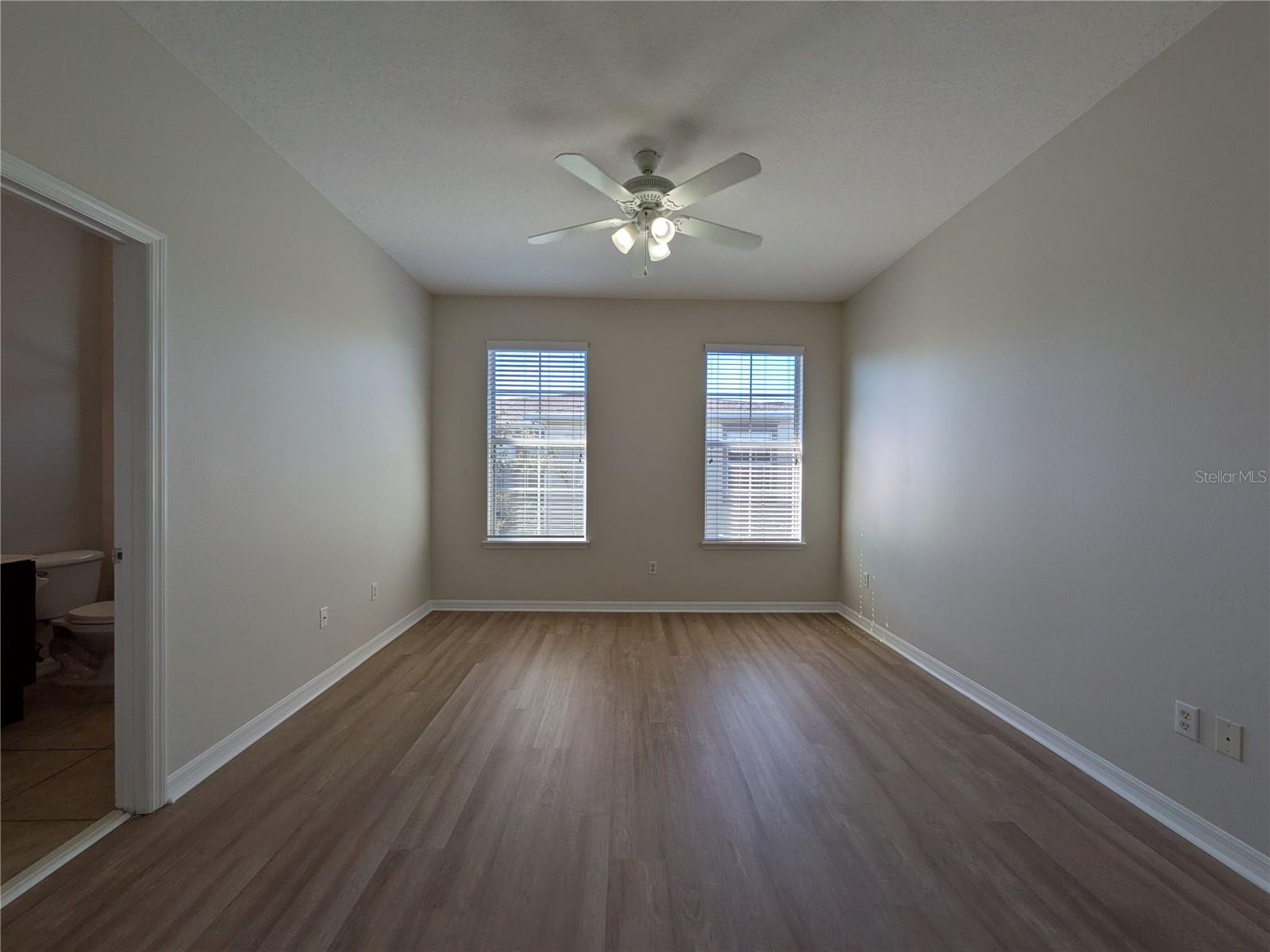 LAKESIDE/LKS/WINDERMERE - Residential Lease