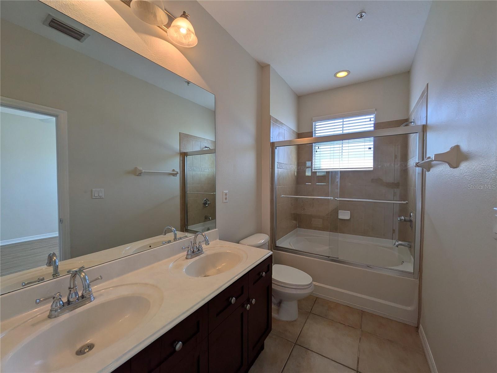 LAKESIDE/LKS/WINDERMERE - Residential Lease