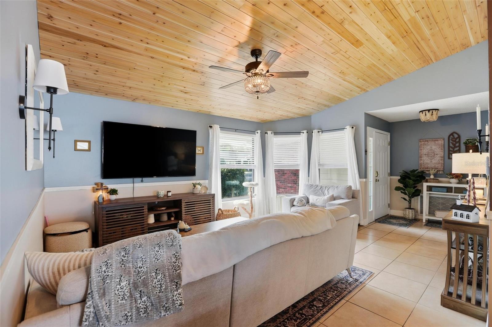 DEER RUN UNIT 21B - Residential