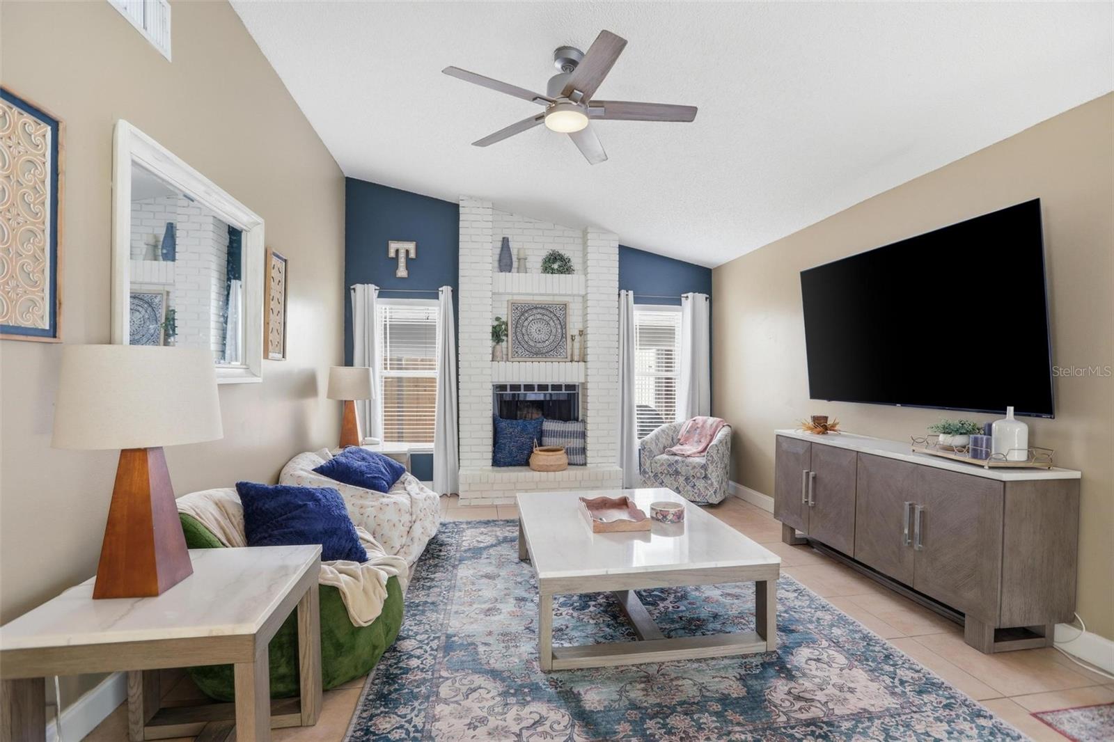 DEER RUN UNIT 21B - Residential