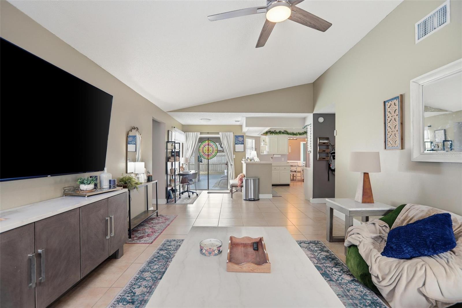 DEER RUN UNIT 21B - Residential