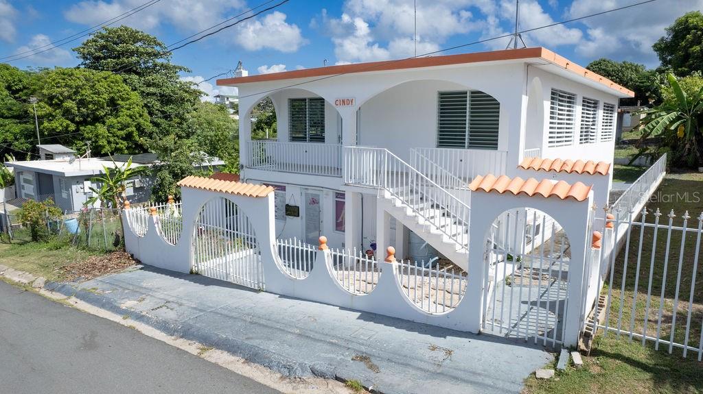 412 CALLE GIRASOLES