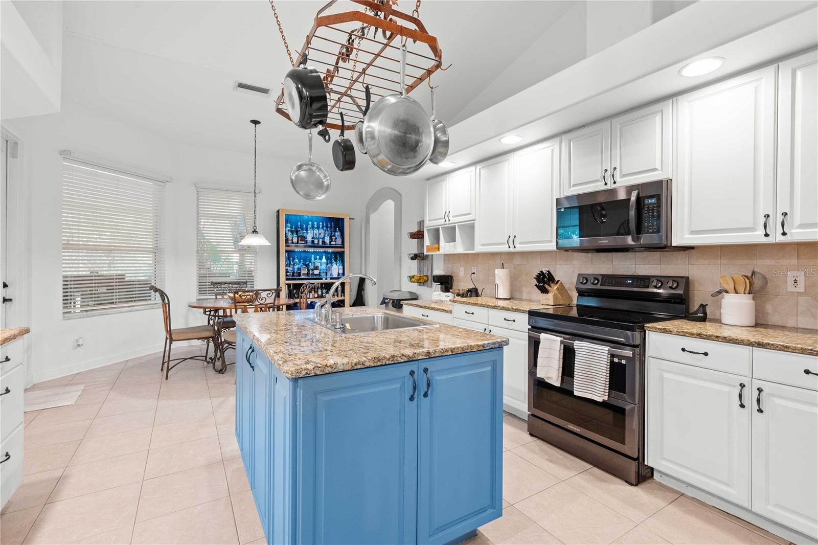 ACREAGE - Residential