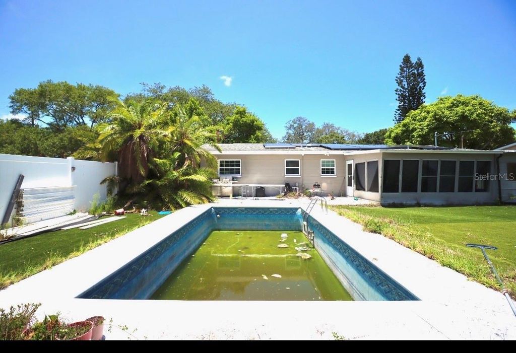 Photo of 221 N Duncan Avenue, Clearwater, FL 33755 (MLS # G5113679)
