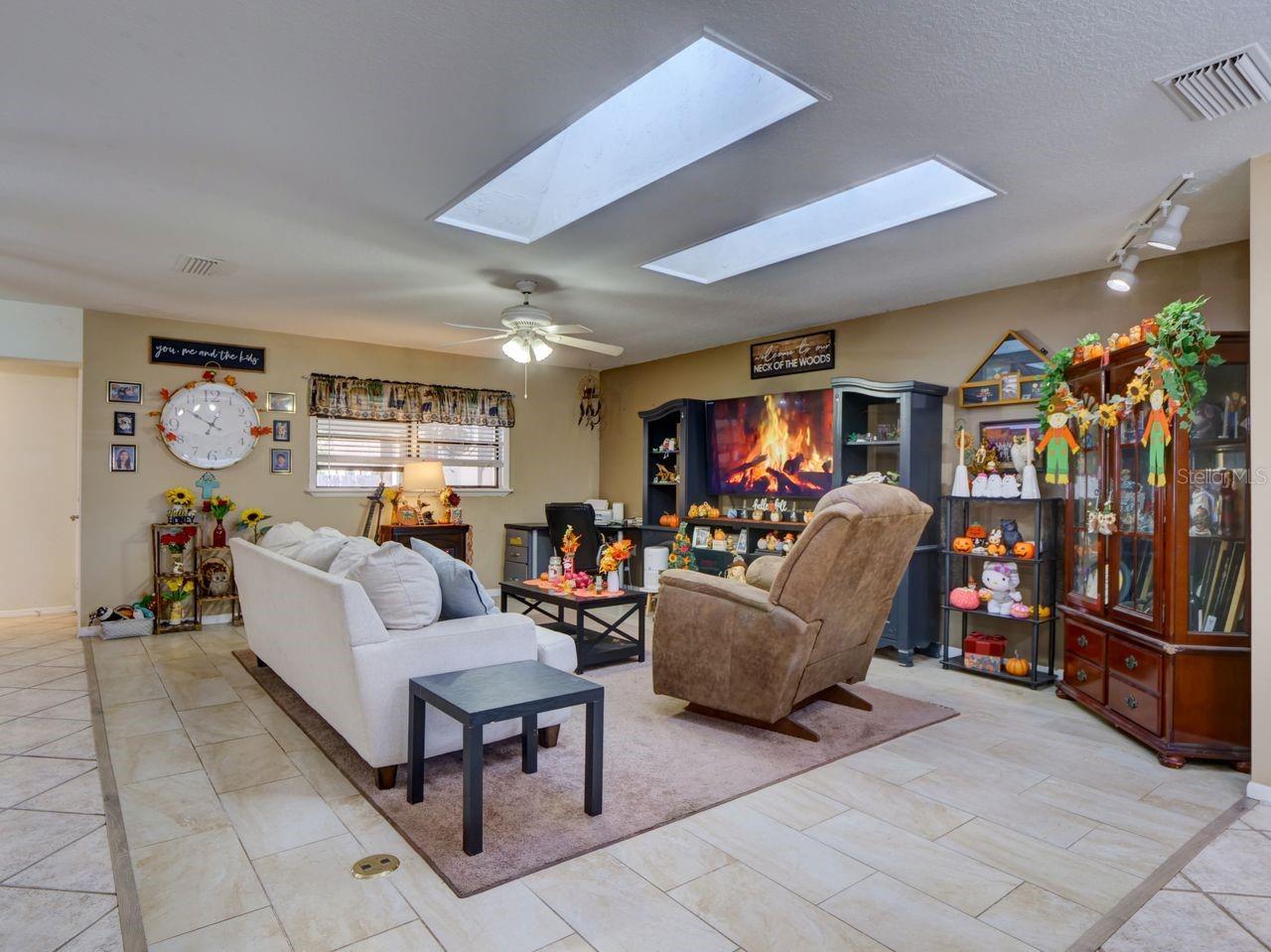 MOUNT PLYMOUTH - Residential