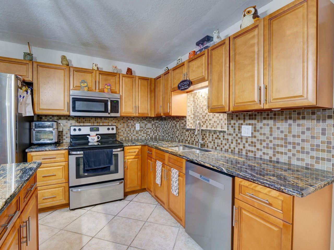 MOUNT PLYMOUTH - Residential