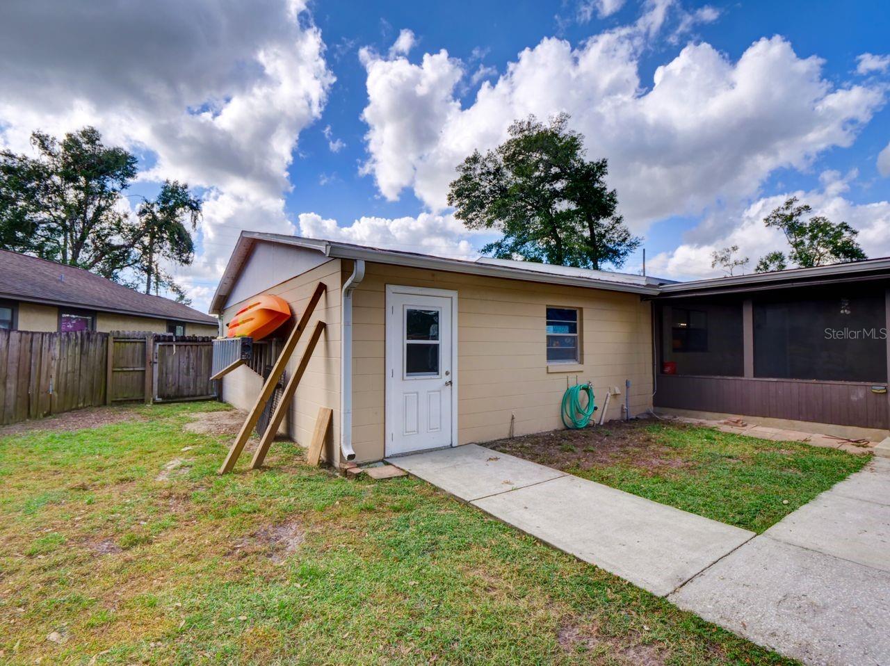 MOUNT PLYMOUTH - Residential