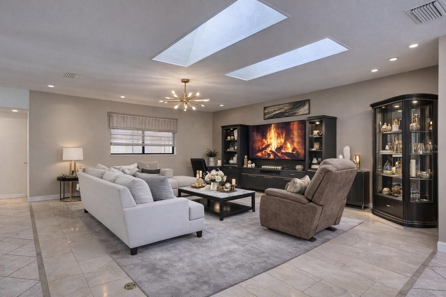 MOUNT PLYMOUTH - Residential