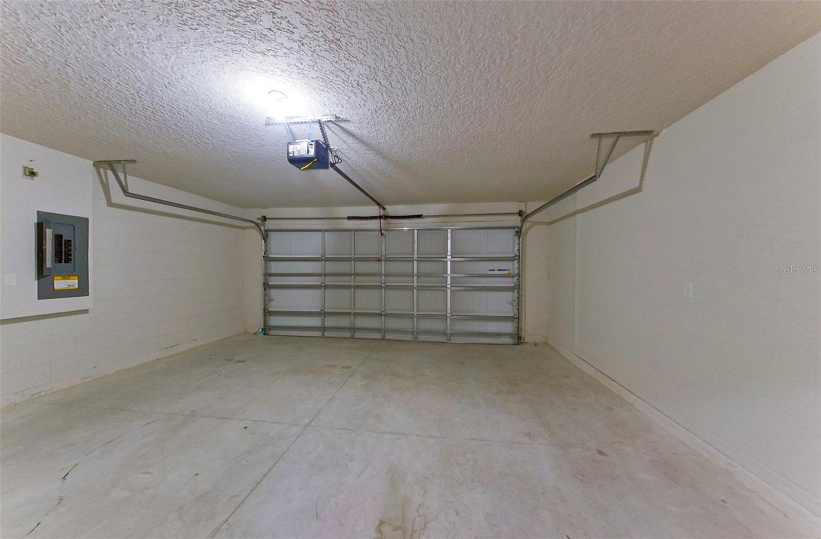 CITRUS SPGS UNIT 13 - Residential Lease