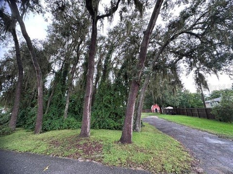 Tiny photo for 444 Quail Street, Lady Lake, FL 32159 (MLS # G5114503)