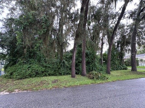 Tiny photo for 444 Quail Street, Lady Lake, FL 32159 (MLS # G5114503)