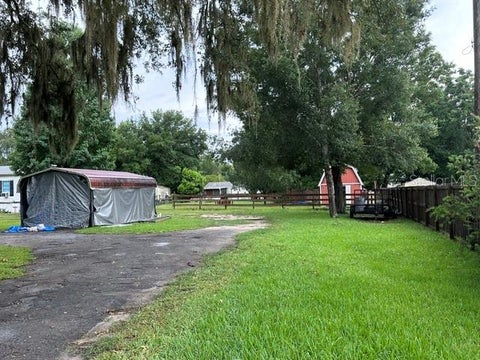 Photo of 444 Quail Street, Lady Lake, FL 32159 (MLS # G5114503)