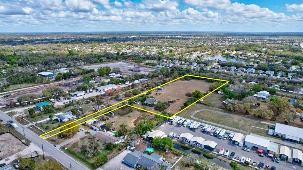 Photo of 6115 33rd Street E, Bradenton, FL 34203 (MLS # A4687614)