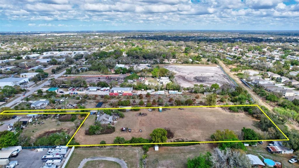 Photo of 6115 33rd Street E, Bradenton, FL 34203 (MLS # A4687614)