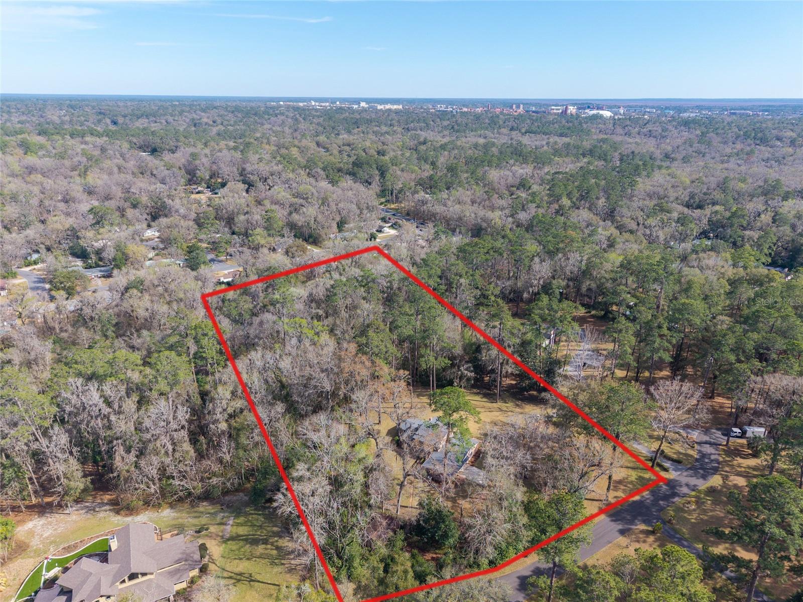 LAZONBY ACRES - Residential