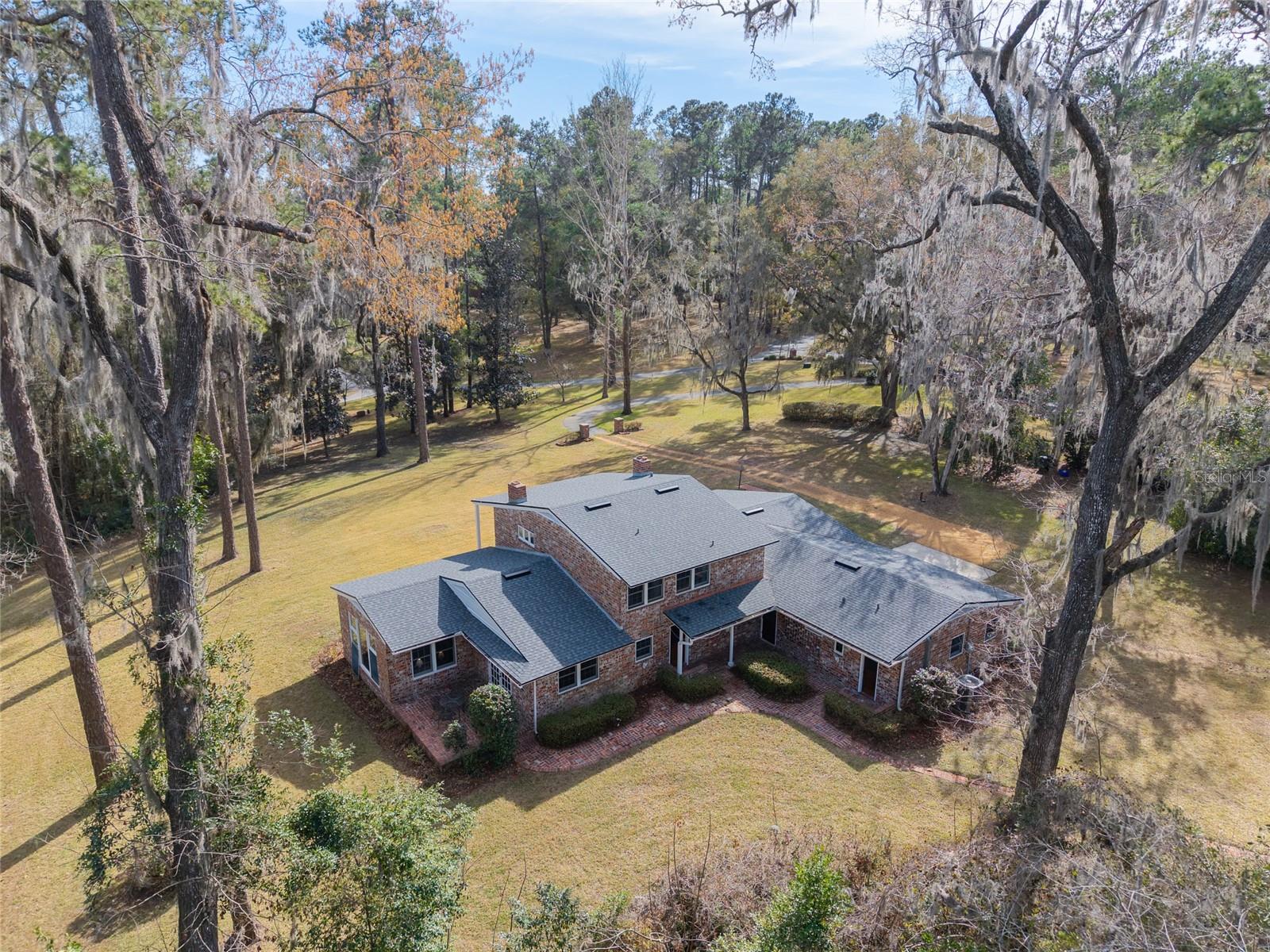 LAZONBY ACRES - Residential