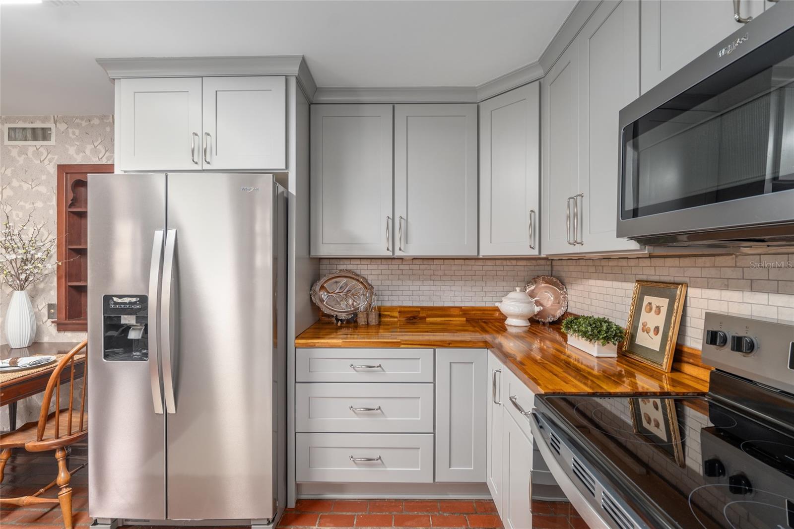 LAZONBY ACRES - Residential