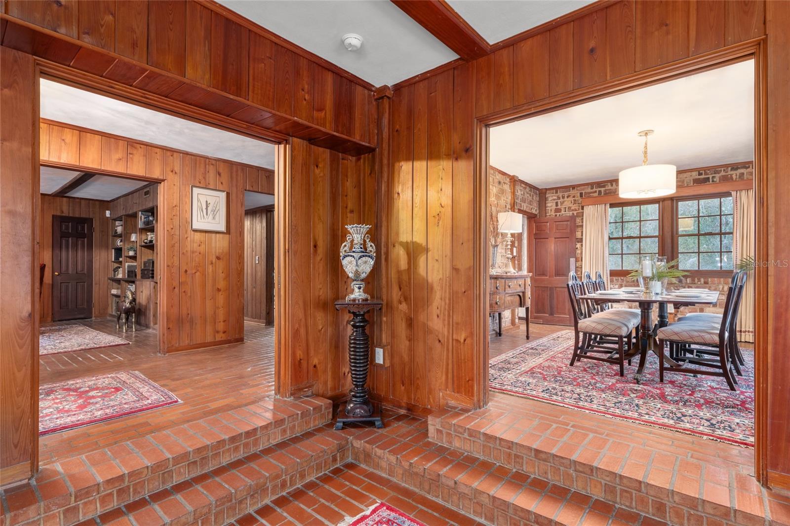 LAZONBY ACRES - Residential