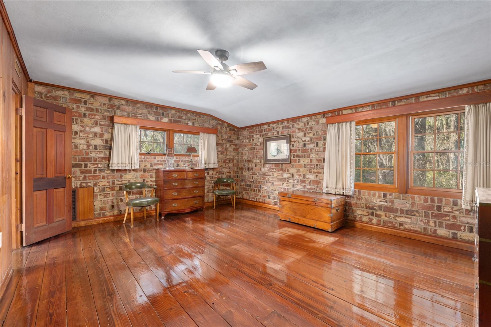 LAZONBY ACRES - Residential